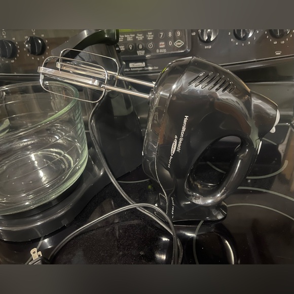 Hamilton Beach Black 6 Speed Burst Stand Mixer - Picture 3 of 10